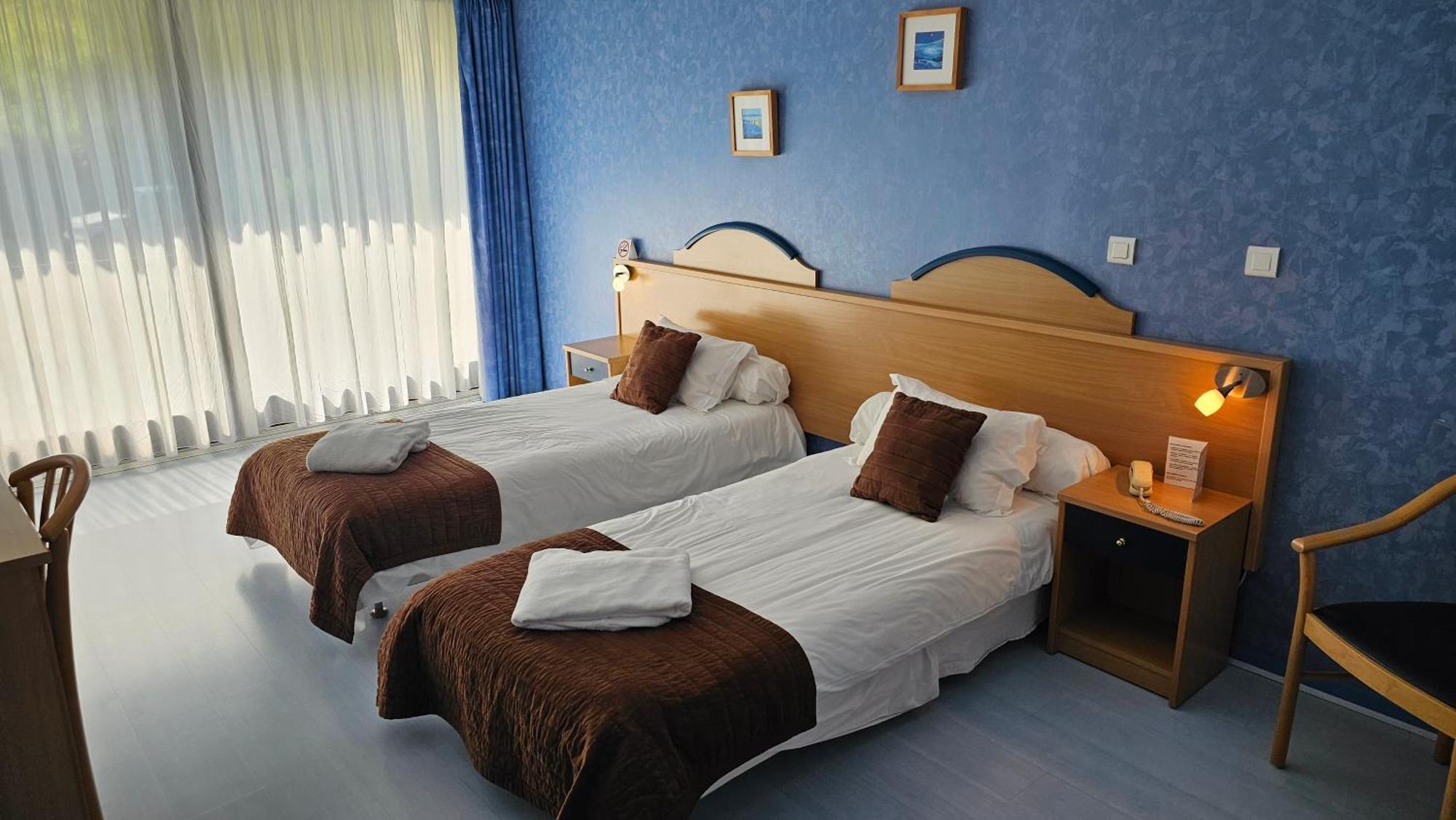 Brit Hotel Du Ban Шодз-Ег Екстериор снимка