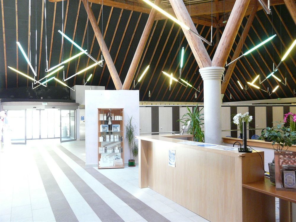 Brit Hotel Du Ban Шодз-Ег Екстериор снимка