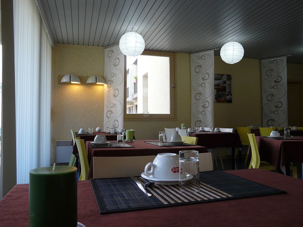 Brit Hotel Du Ban Шодз-Ег Екстериор снимка