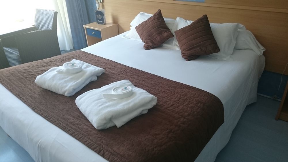 Brit Hotel Du Ban Шодз-Ег Екстериор снимка