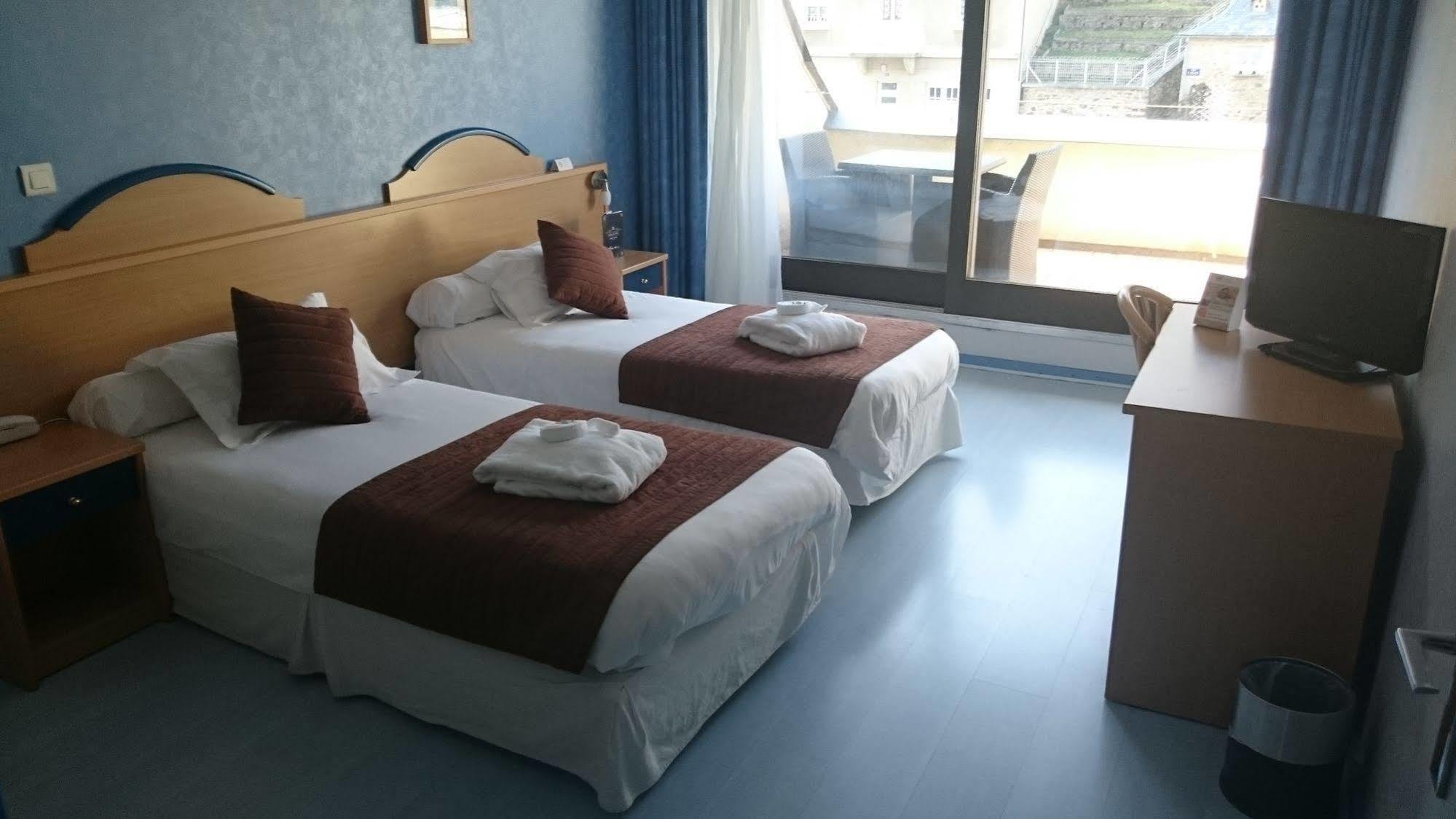 Brit Hotel Du Ban Шодз-Ег Екстериор снимка